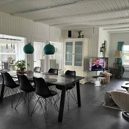 Charming Summer House Near Lyngs Beach