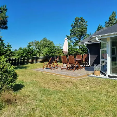 度假居 Charming Summer House Near Lyngs Beach *
